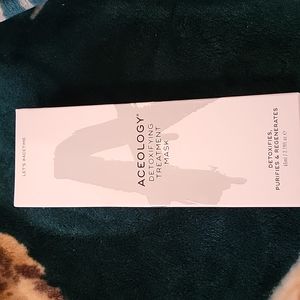Aceology detoxifying treatment mask brand new.